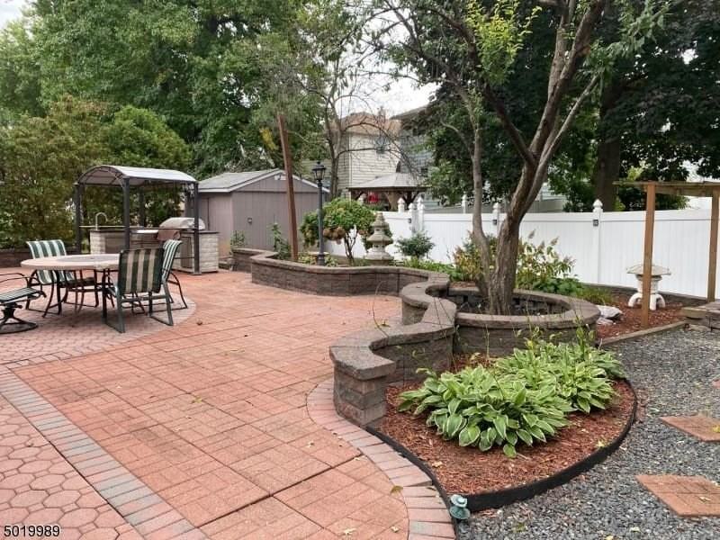 720 Gates Ter - Photo 3 of 5