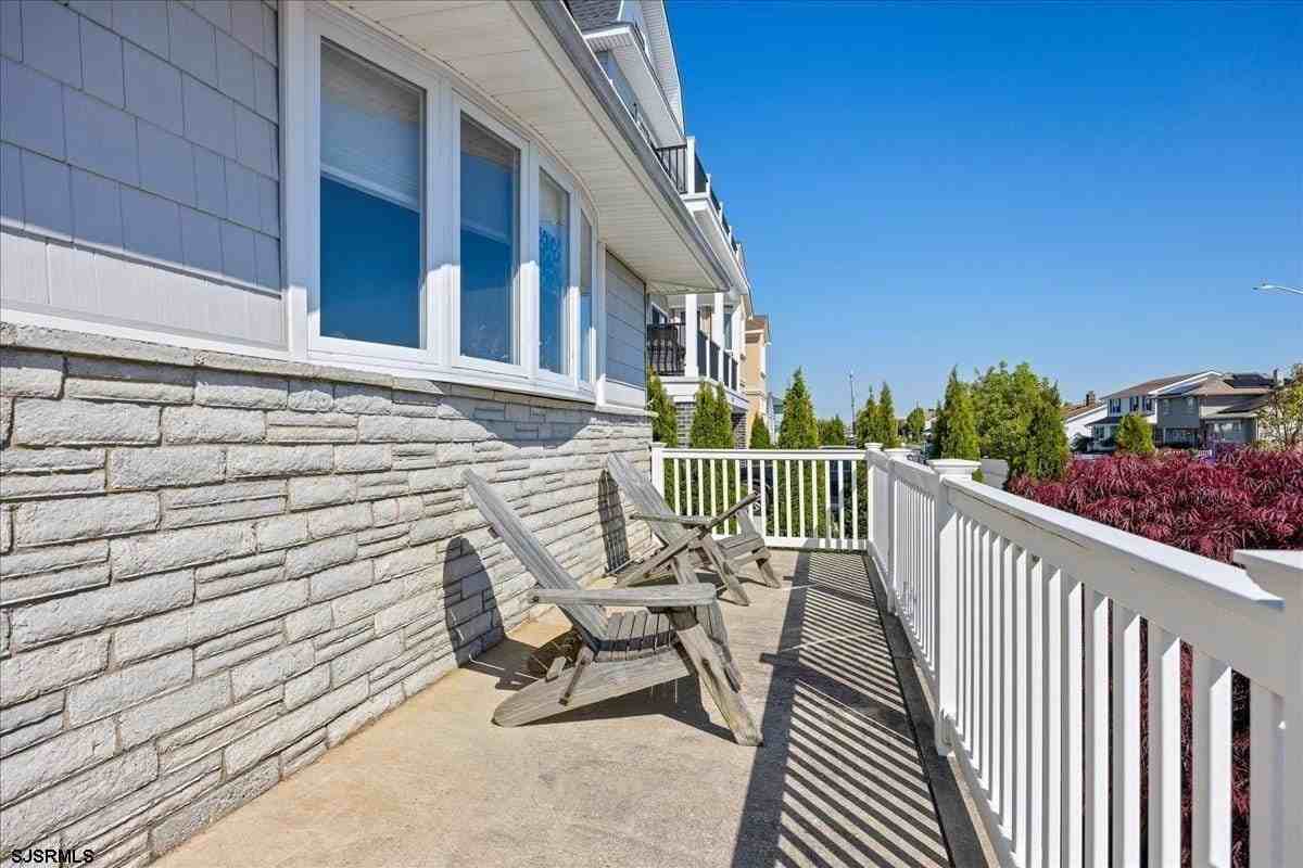 410 N Huntington Ave - Photo 5 of 37