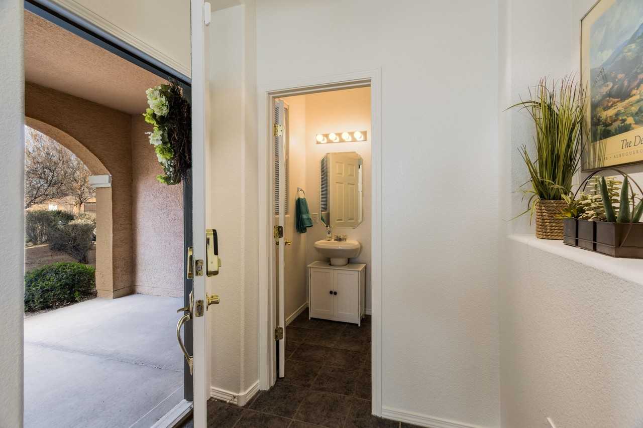601 Menaul Blvd Ne #3603 - Photo 6 of 26
