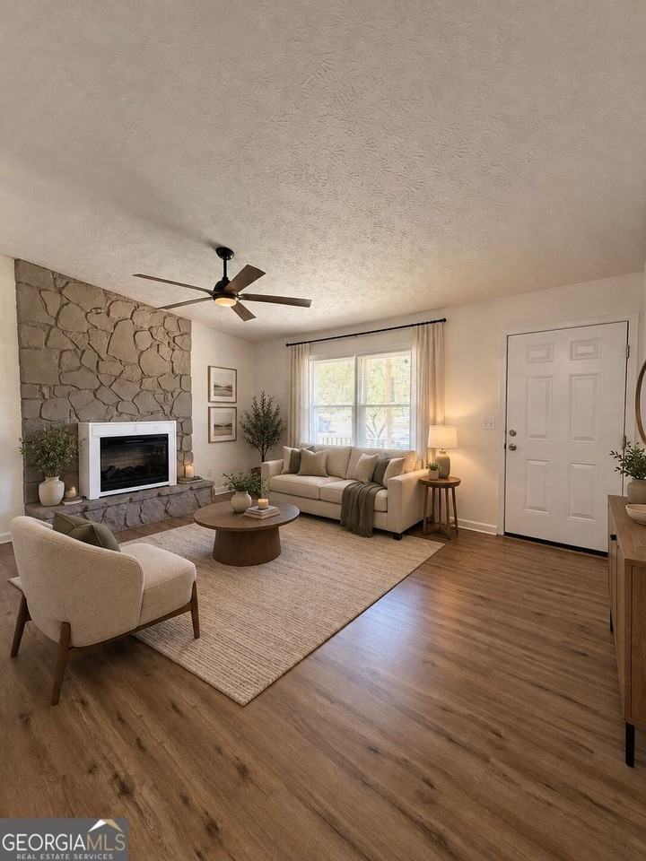640 Valerie Cir - Photo 4 of 38