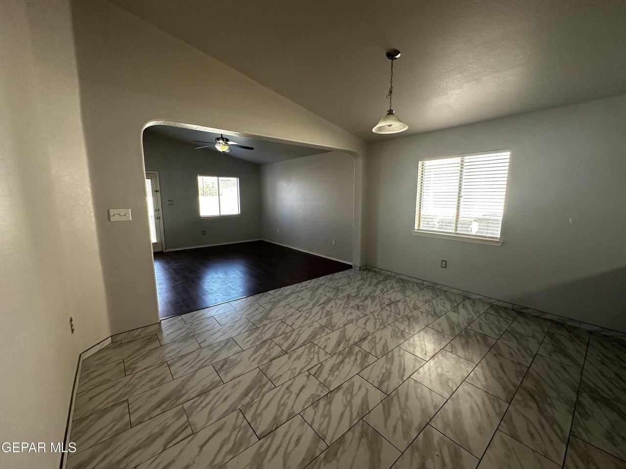 2405 Sparrow Point St - Photo 5 of 20