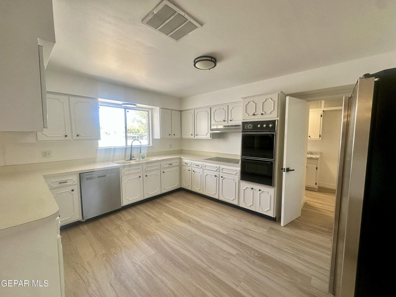 4128 Perth Dr - Photo 3 of 21