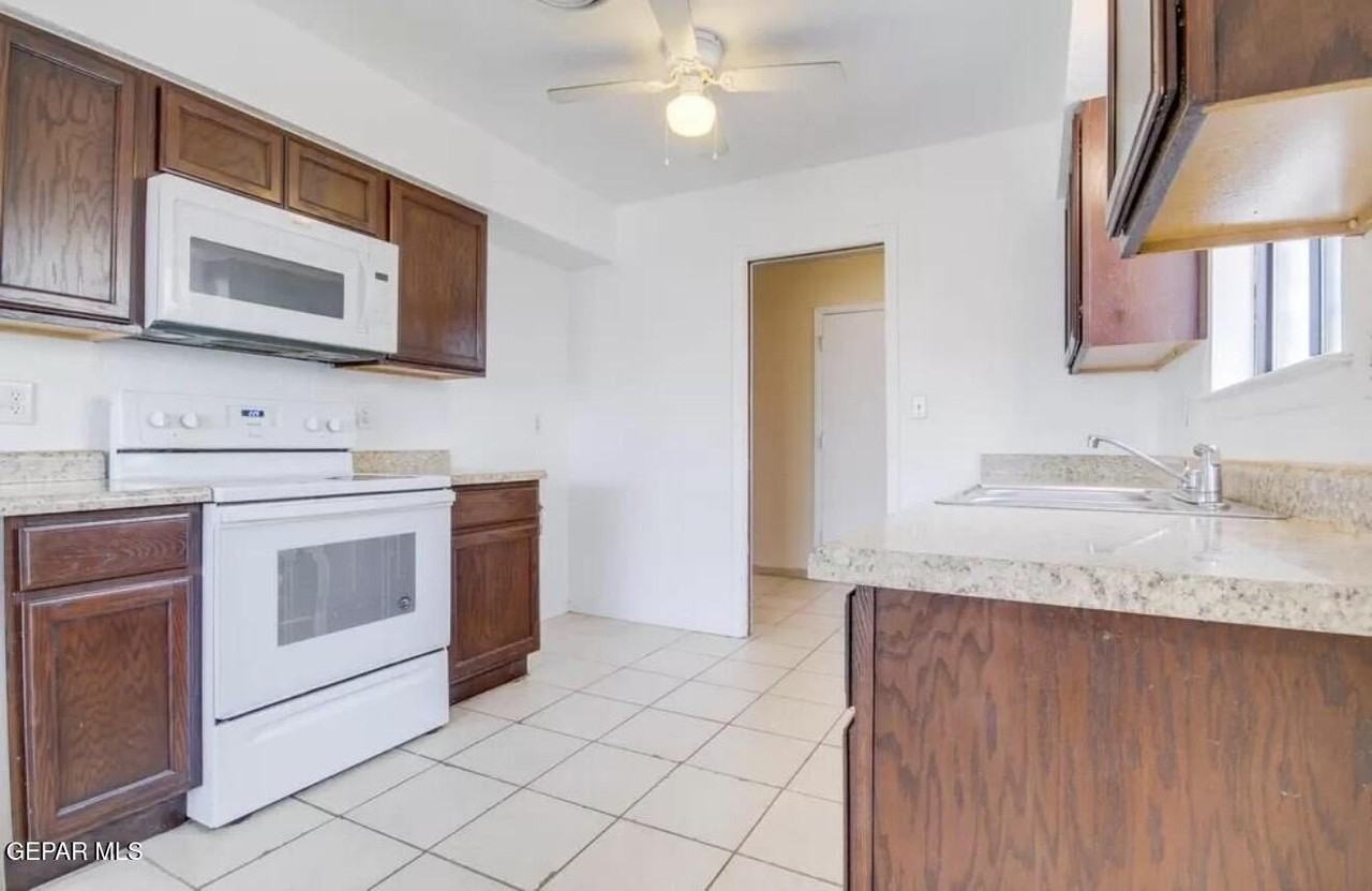 1718 Russ Randall St - Photo 4 of 12