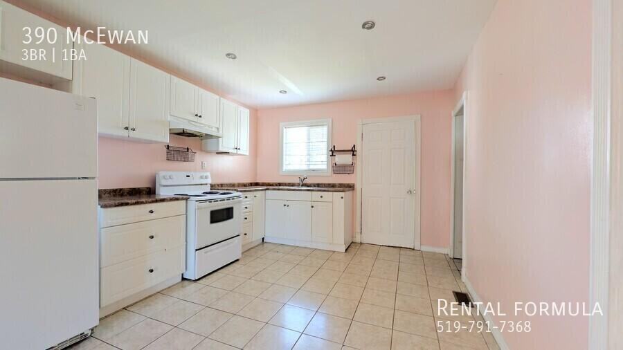 390 Mcewan Ave - Photo 2 of 10