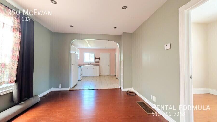 390 Mcewan Ave - Photo 6 of 10