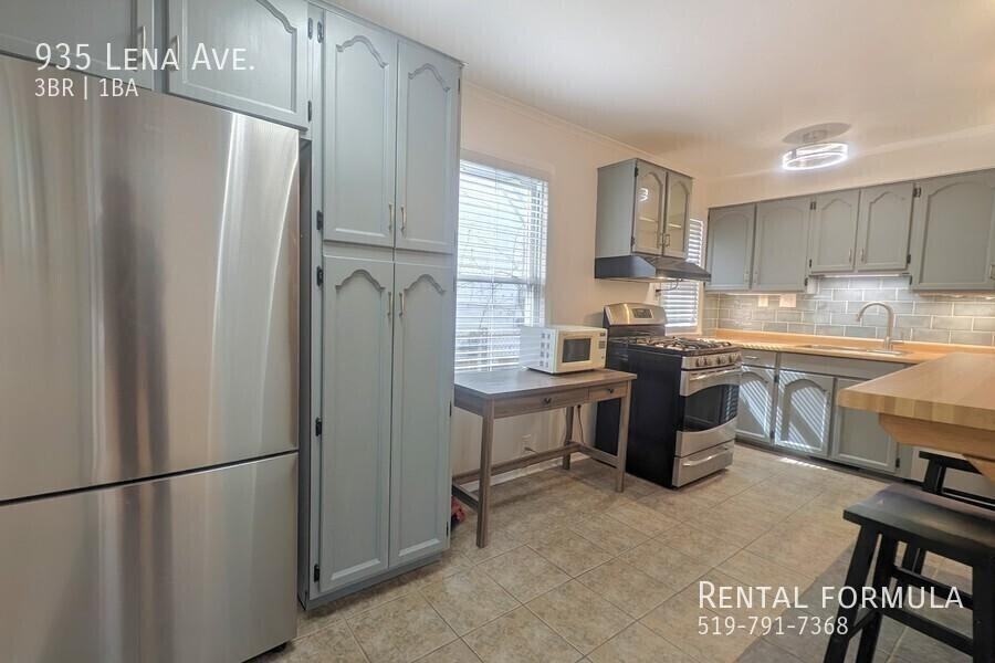935 Lena Ave - Photo 7 of 10