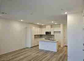 featured image of 212 Wewatta Ave