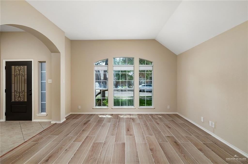 3007 San Rafael St - Photo 2 of 17