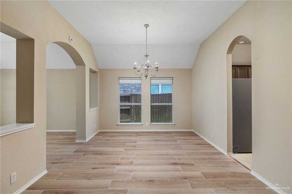 3007 San Rafael St - Photo 5 of 17
