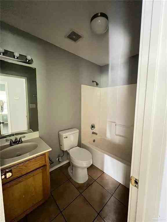 601 Agate St #1 - Photo 6 of 14