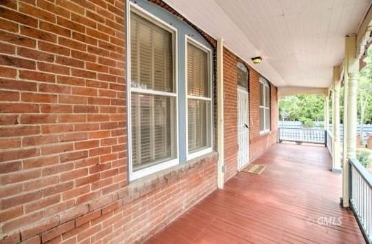 385 S Broad St - Photo 7 of 35