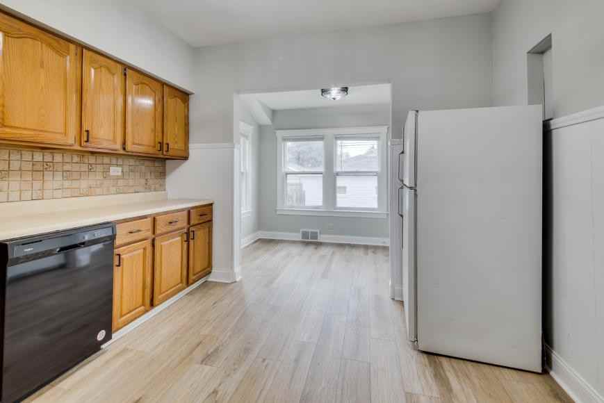 6228 W Berenice Ave - Photo 4 of 10