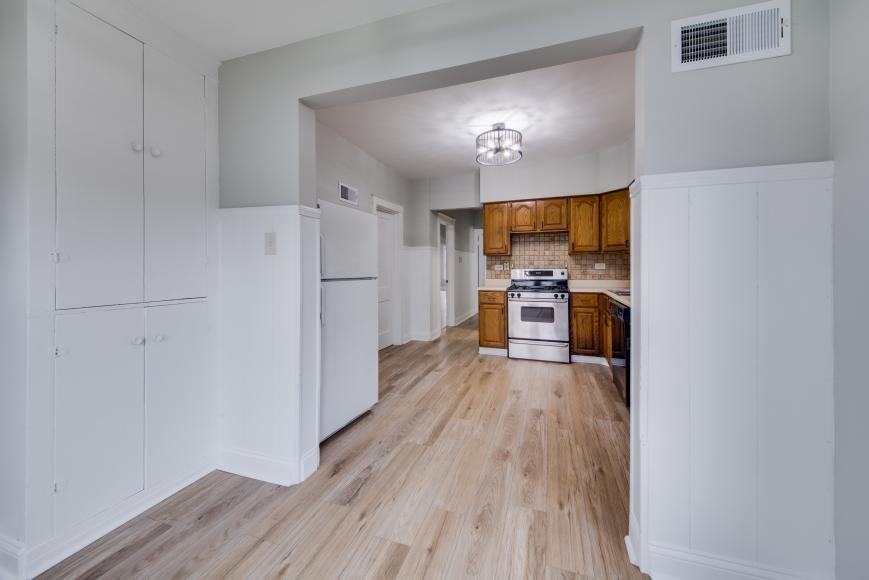 6228 W Berenice Ave - Photo 5 of 10