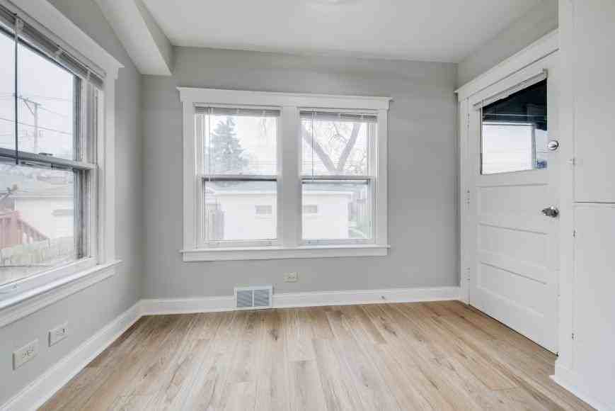 6228 W Berenice Ave - Photo 6 of 10