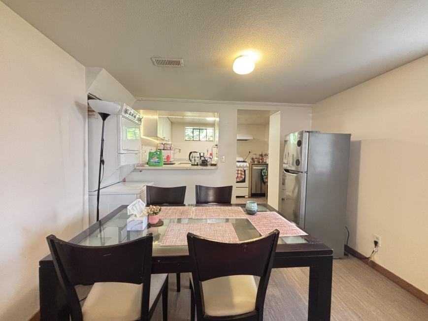 521 Holland St - Photo 3 of 10