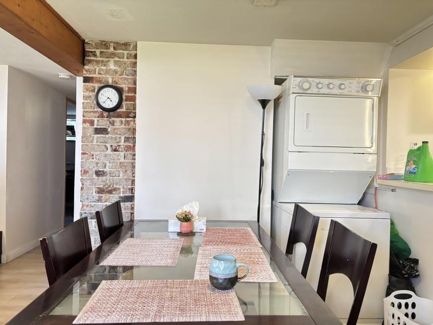 521 Holland St - Photo 4 of 10