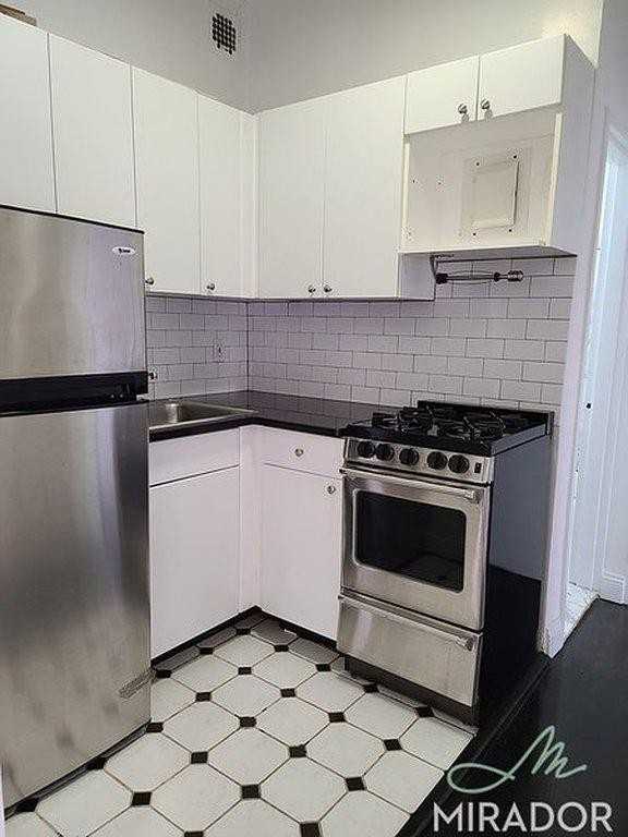 440 E 85th St - Photo 3 of 5