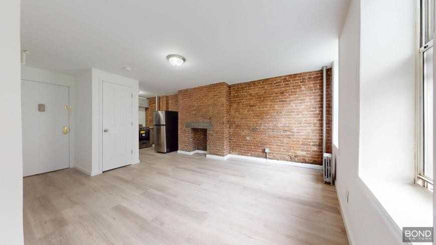 43 E 1st St - Photo 2 of 4