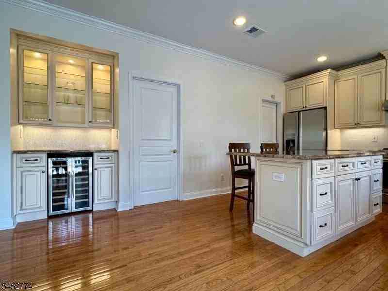 9 Queenberry Way - Photo 6 of 21