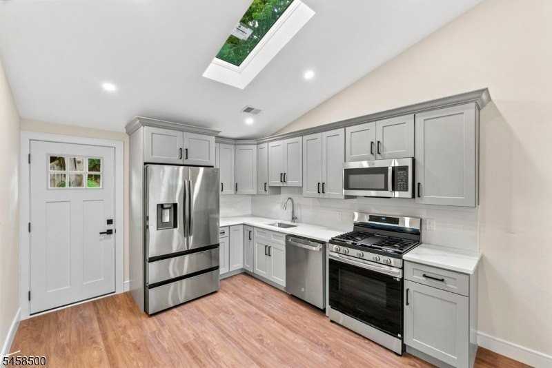 144 Main St #1 - Photo 4 of 13