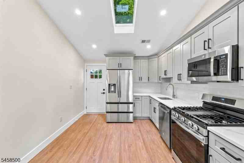 144 Main St #1 - Photo 6 of 13