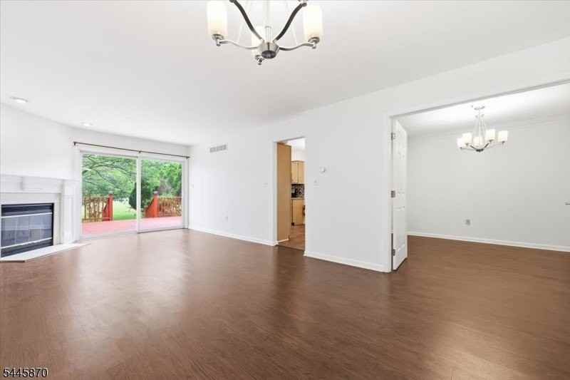 73 Castleton Rd - Photo 4 of 33