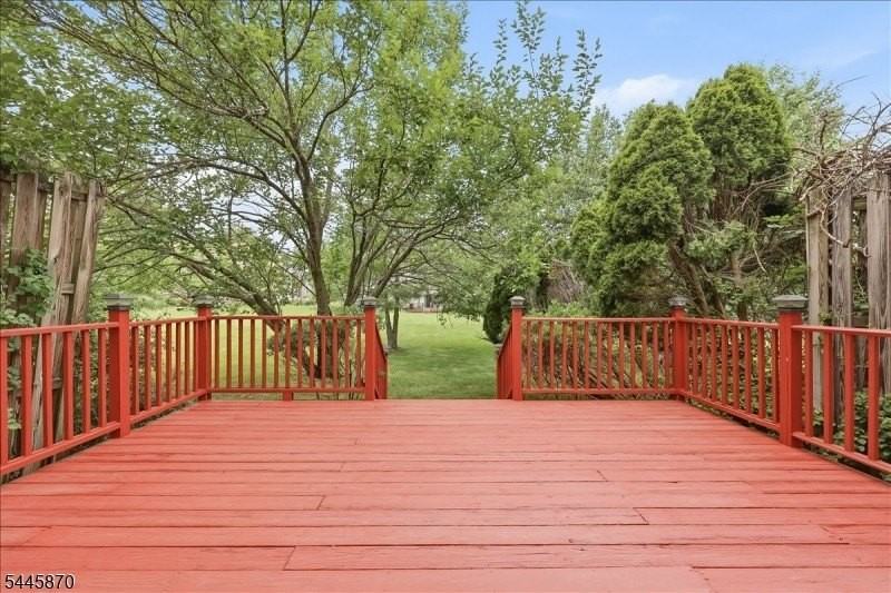 73 Castleton Rd - Photo 7 of 33