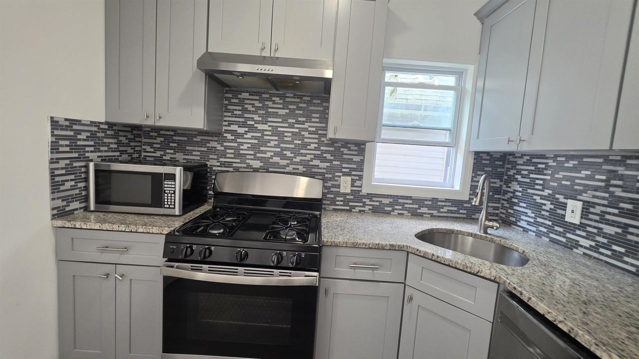 176 Bartholdi Ave #2 - Photo 5 of 23