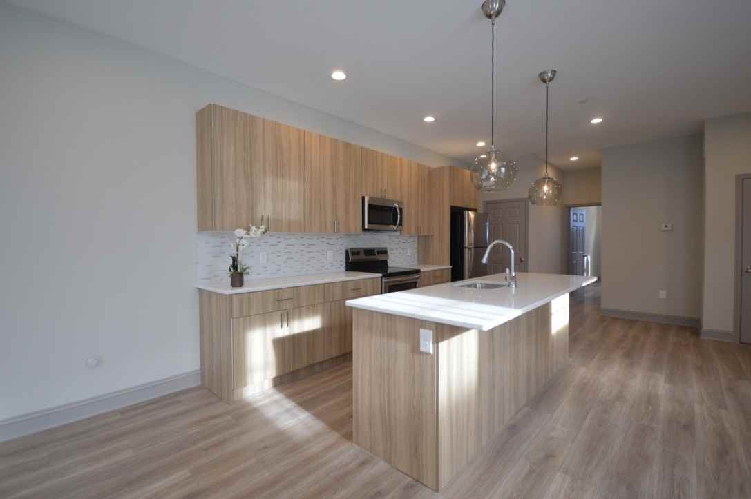 1948 E York St Apt 1a #1A - Photo 2 of 7