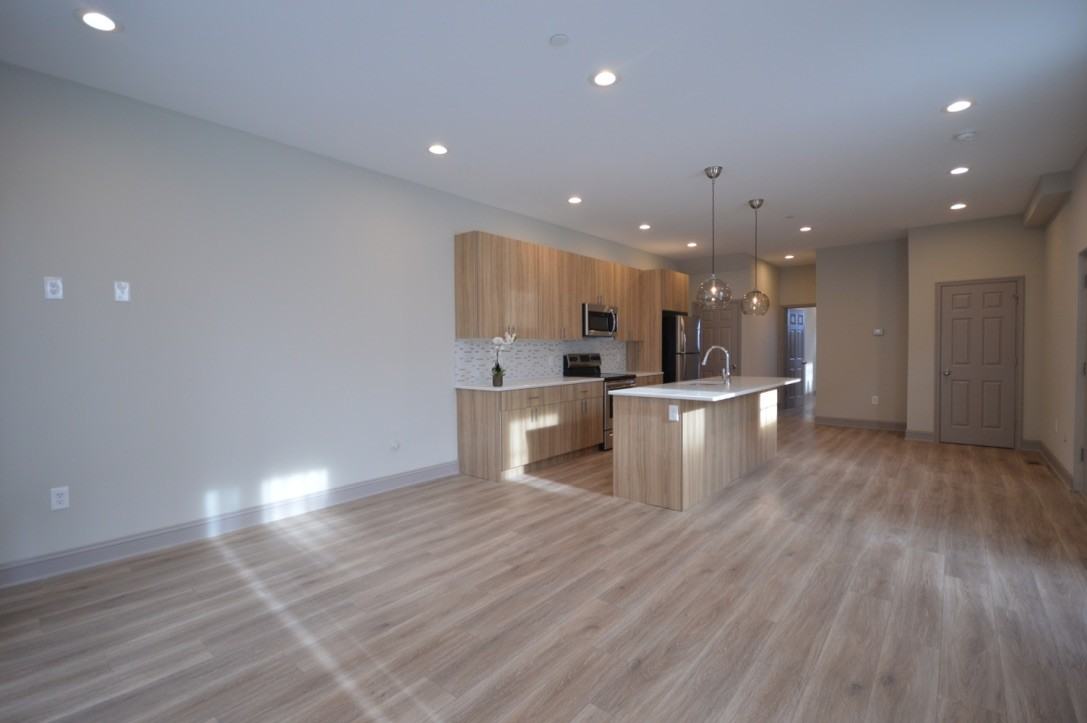 1948 E York St Apt 1a #1A - Photo 3 of 7