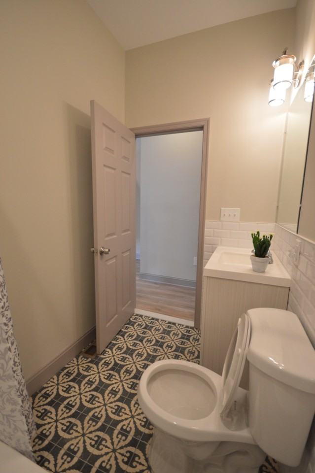 1948 E York St Apt 1a #1A - Photo 5 of 7