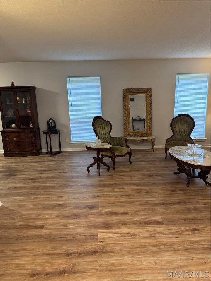 2451 Price St #A - Photo 5 of 20