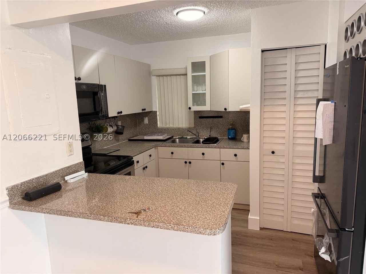 840 Nw 87th Ave #406 - Photo 3 of 11