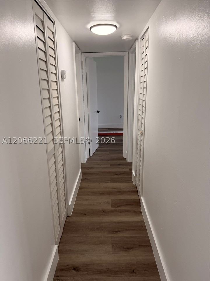 840 Nw 87th Ave #406 - Photo 4 of 11