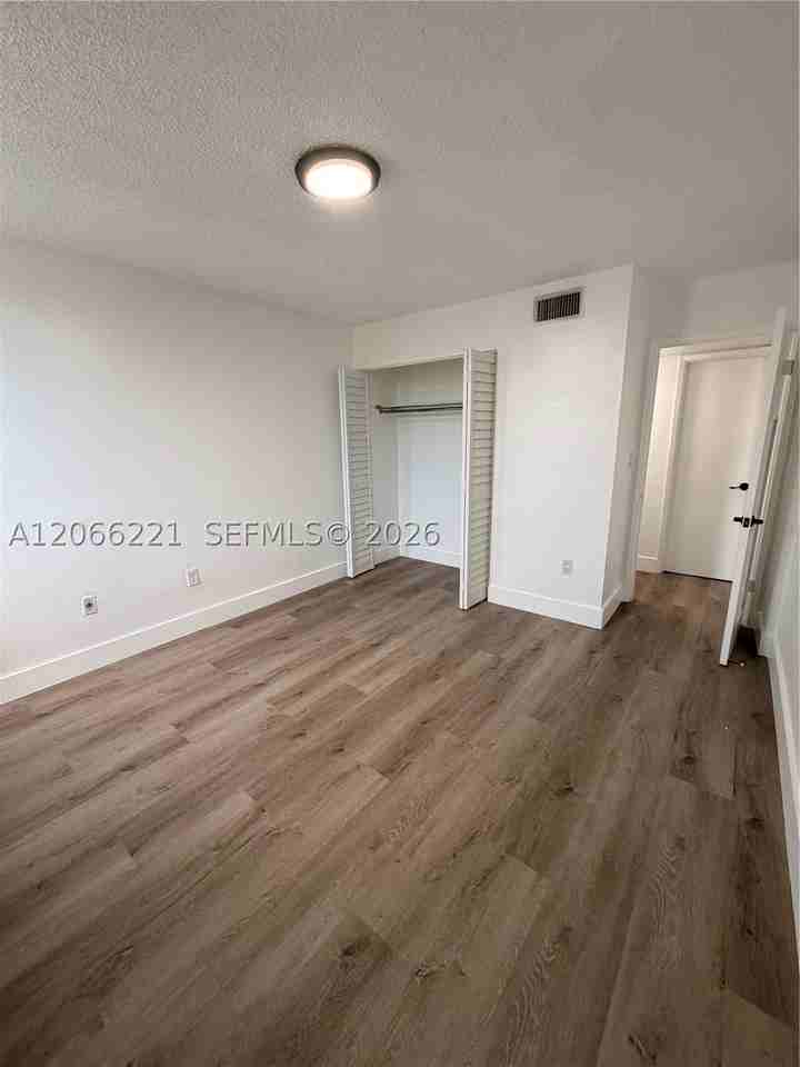 840 Nw 87th Ave #406 - Photo 6 of 11