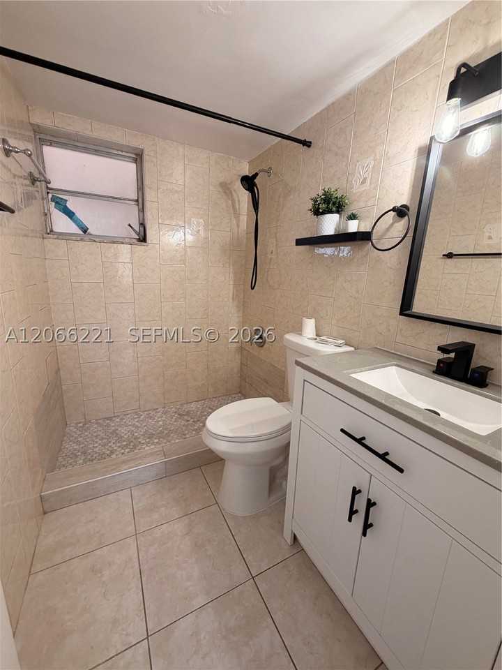 840 Nw 87th Ave #406 - Photo 7 of 11