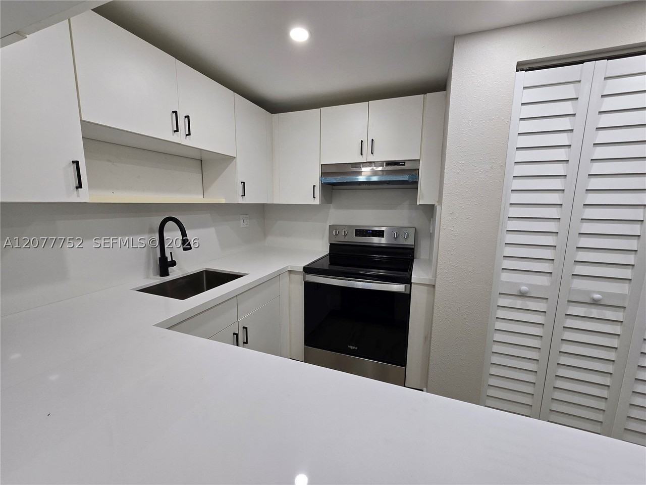 17120 Sw 94th Ave #404 - Photo 2 of 16