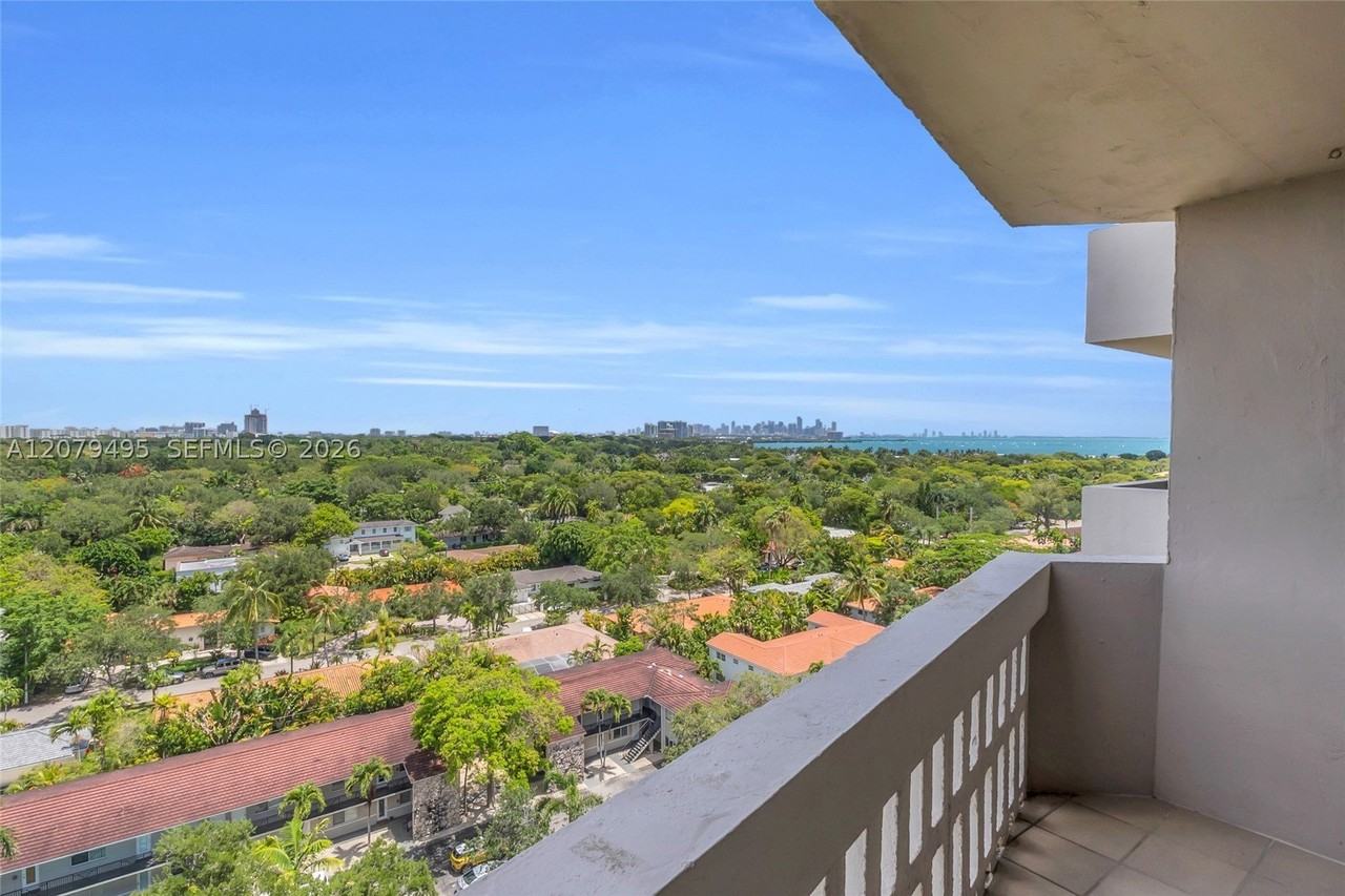 90 Edgewater Dr #1101
