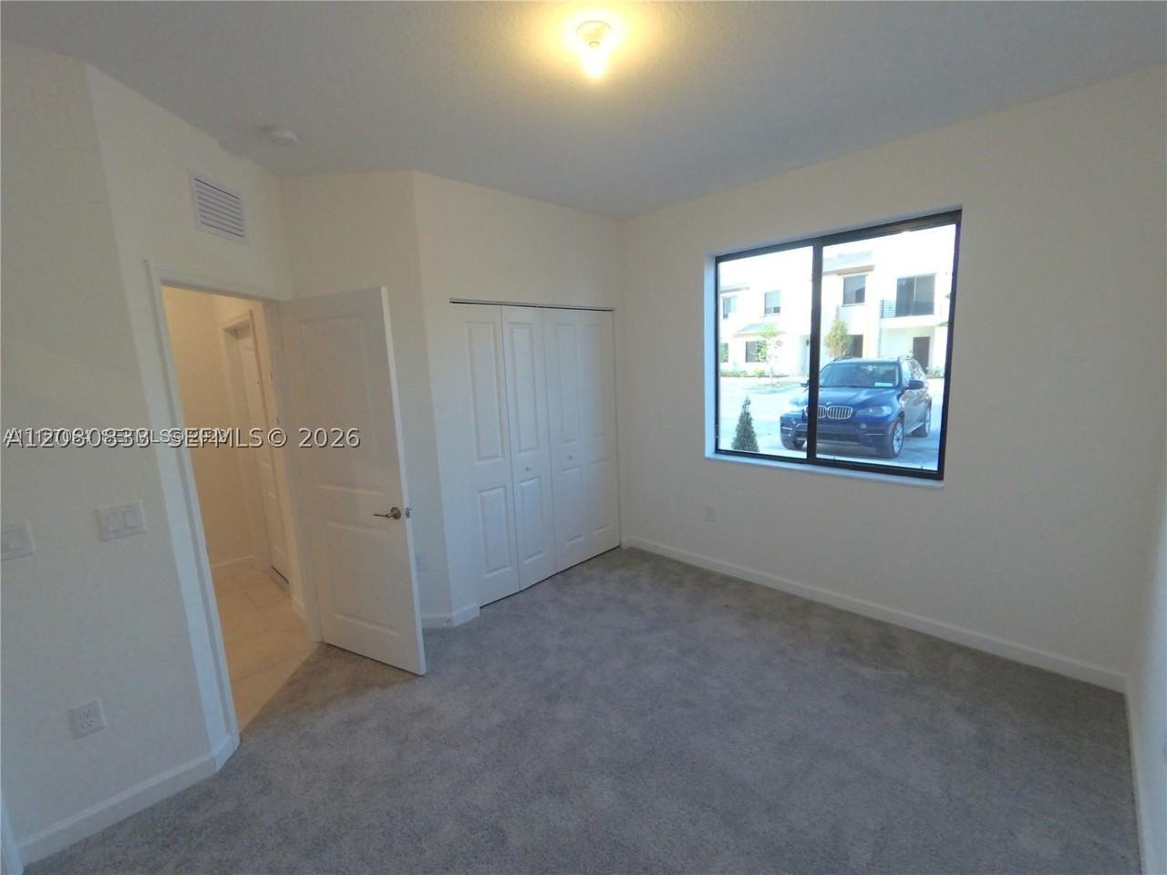 312 Ne 208th Ter #312 - Photo 6 of 13