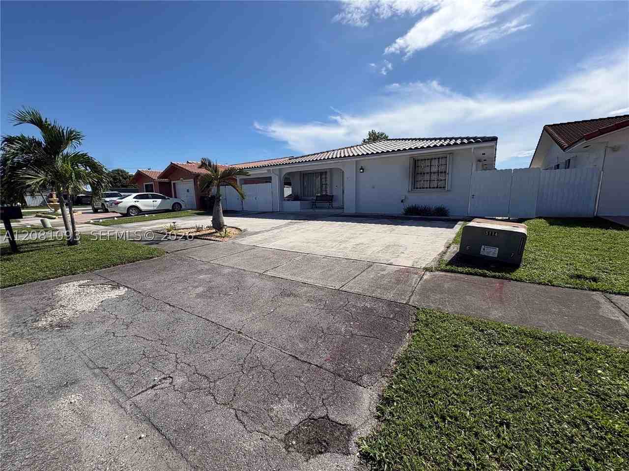 7577 W 5th Ln - Photo 4 of 33