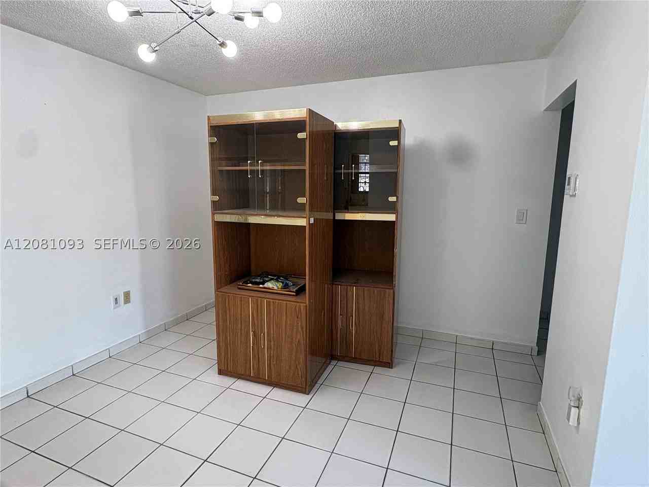 7577 W 5th Ln - Photo 7 of 33