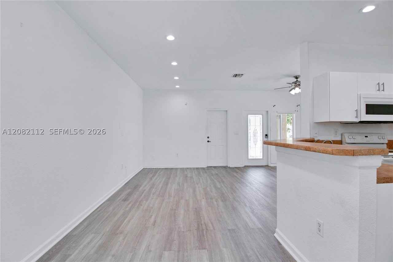 5603 Polk St #A - Photo 3 of 20