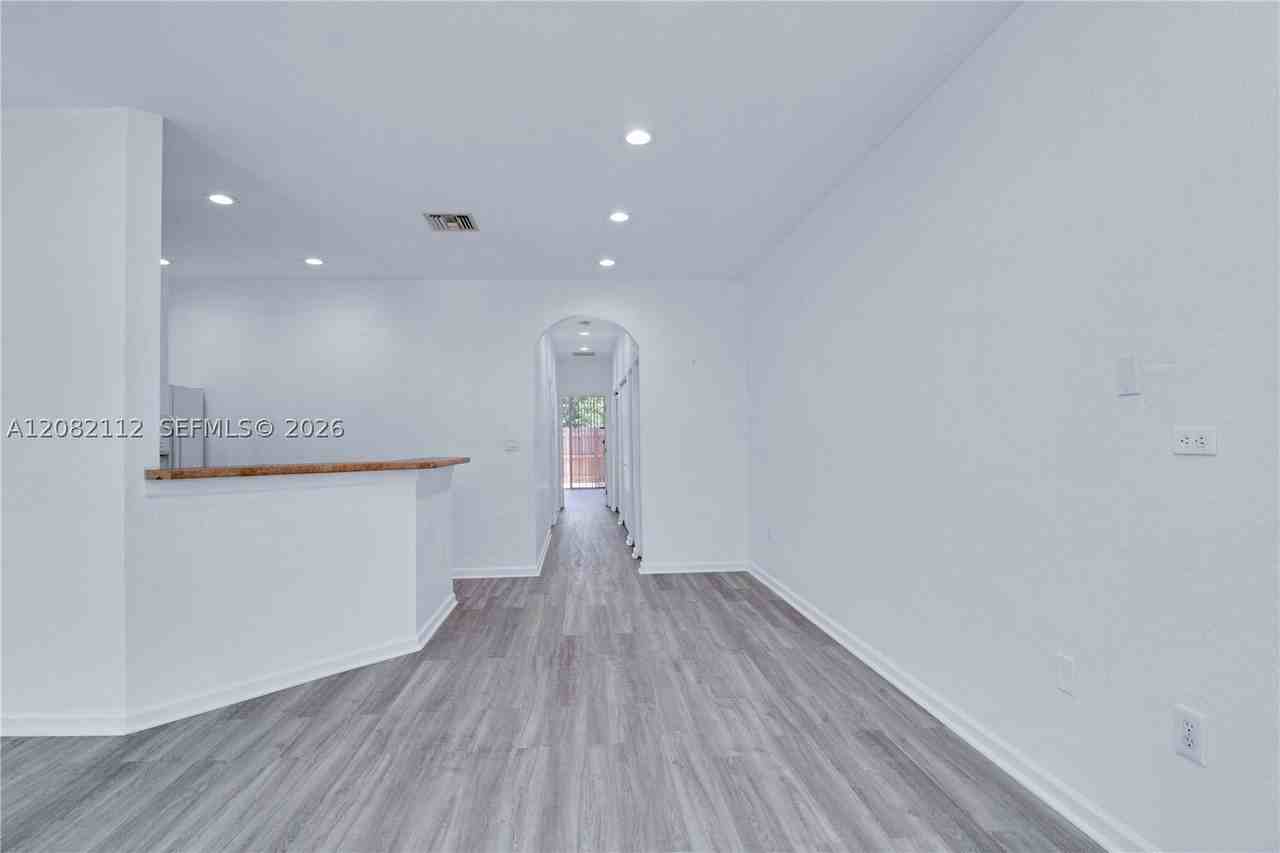 5603 Polk St #A - Photo 7 of 20