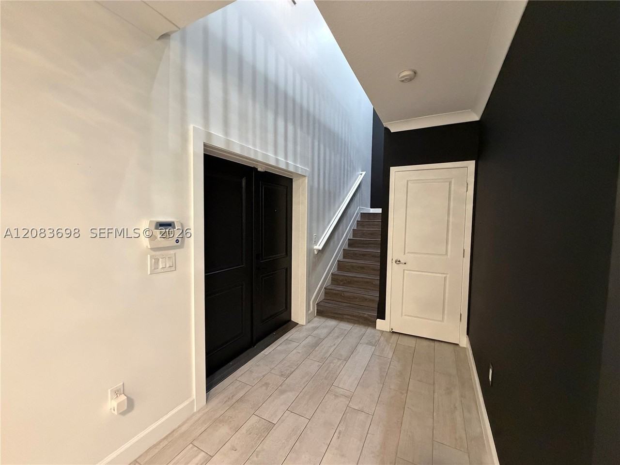 2370 Sw 18th Ave - Photo 5 of 29