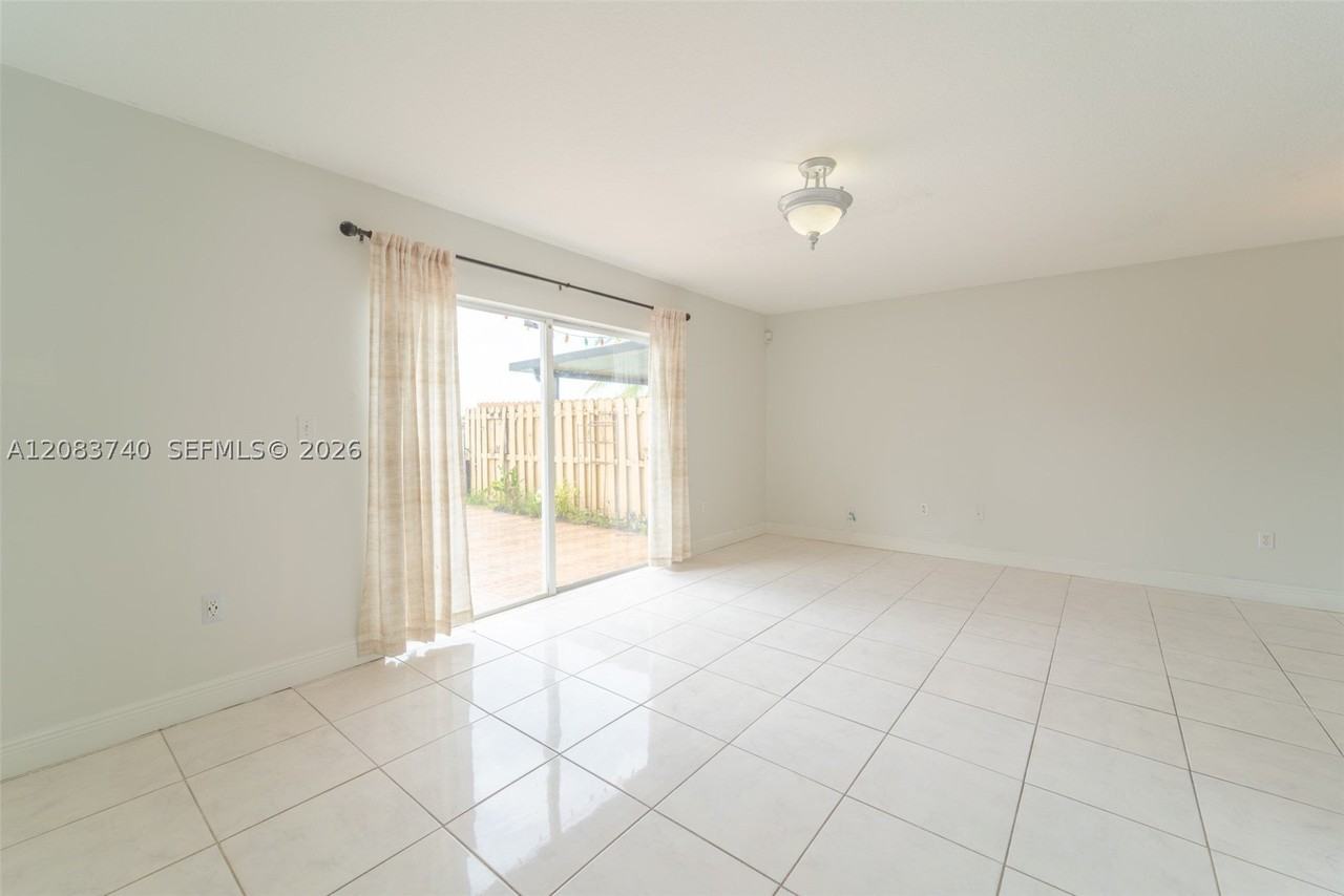 13975 Sw 179th St - Photo 5 of 24