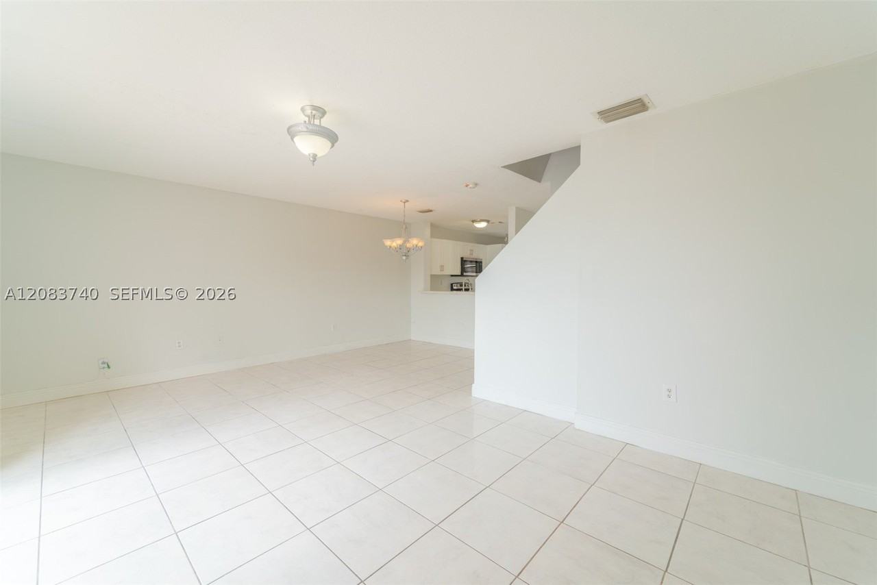 13975 Sw 179th St - Photo 4 of 24