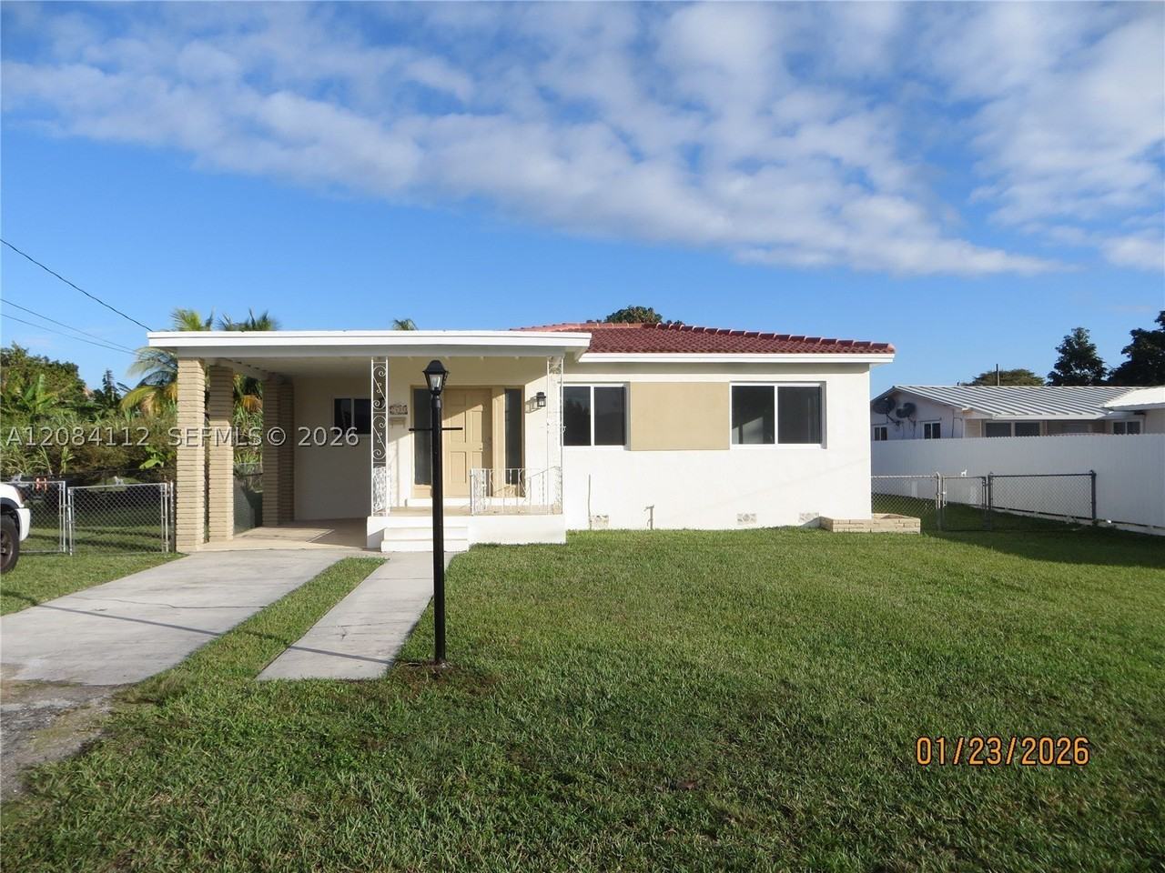 7435 Sw 22nd St - Photo 6 of 30