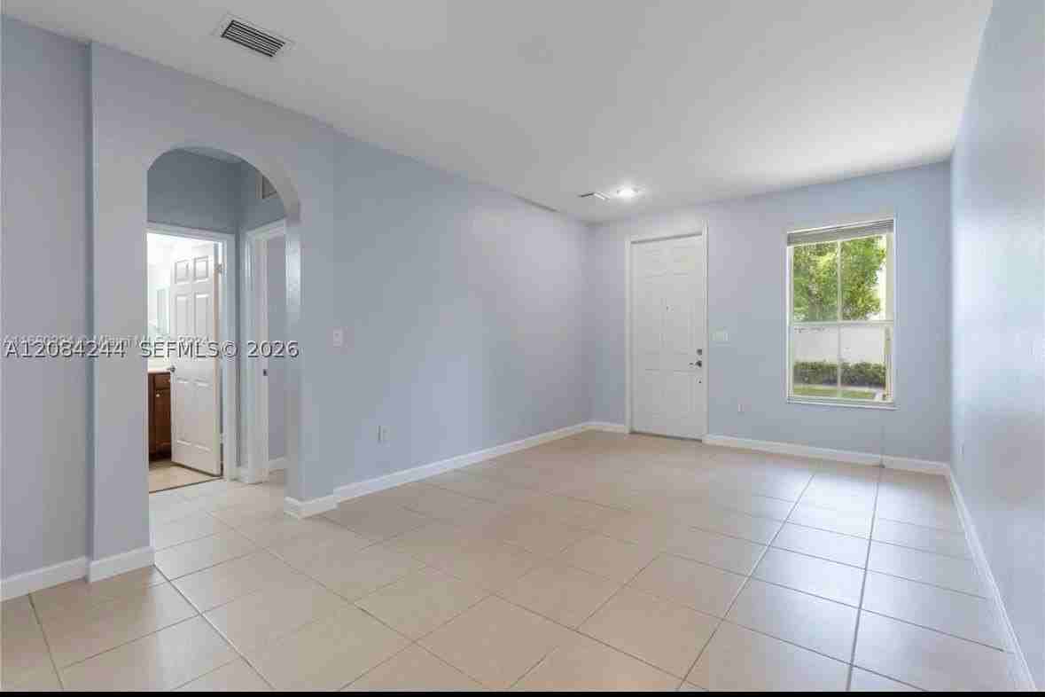 17067 Sw 93rd St #17067 - Photo 4 of 21