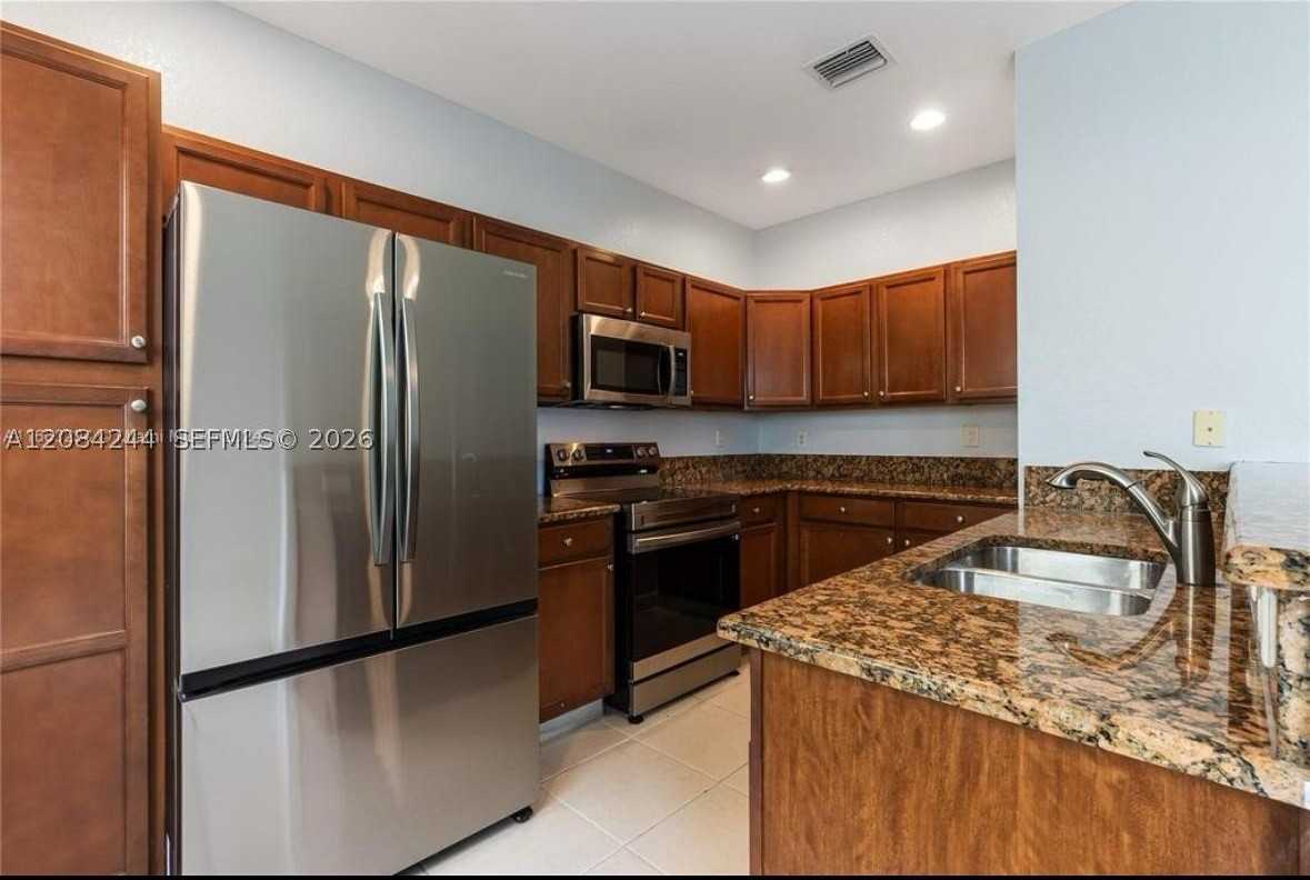 17067 Sw 93rd St #17067 - Photo 6 of 21