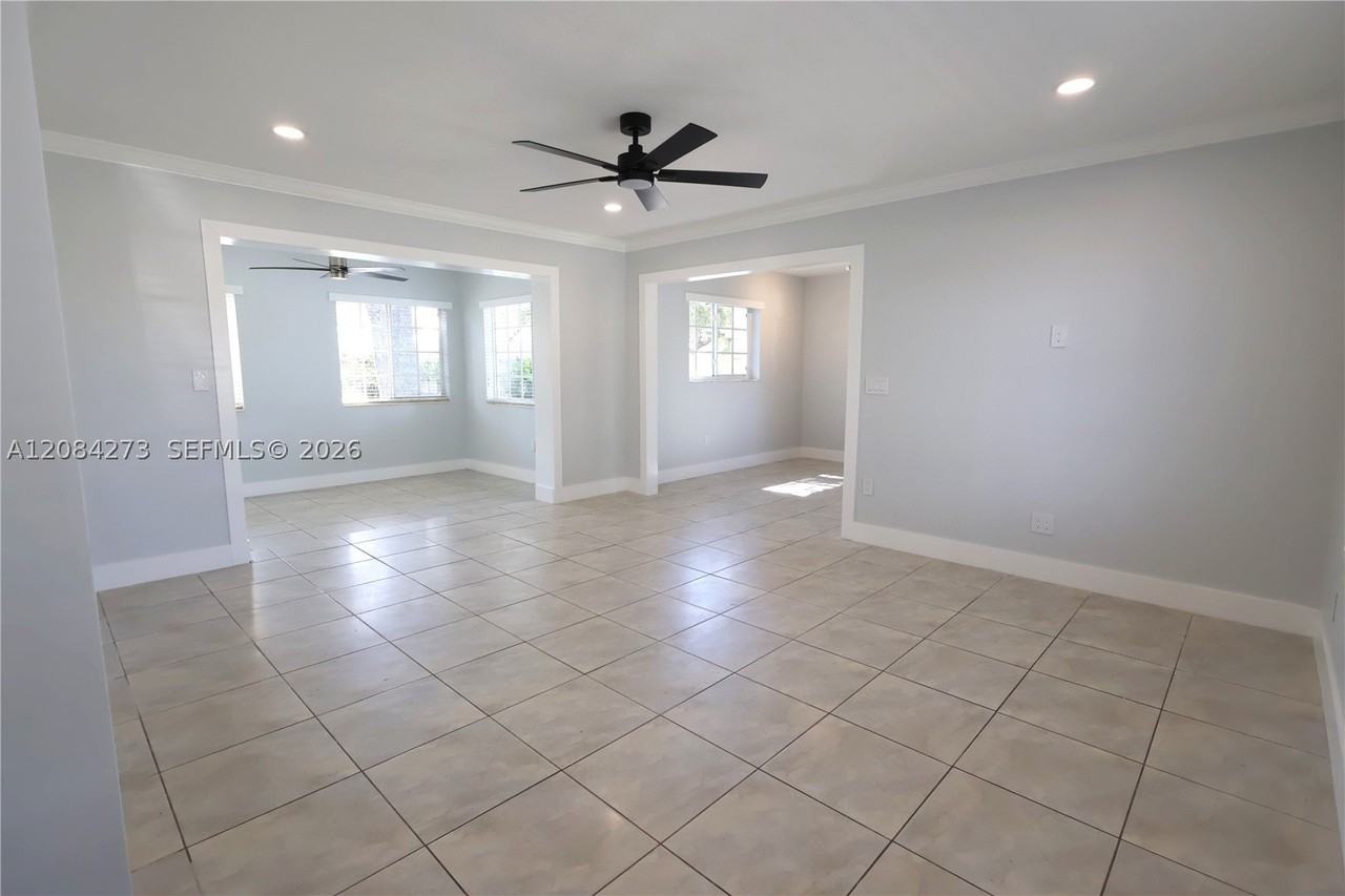3610 Sw 106th Ave - Photo 2 of 19